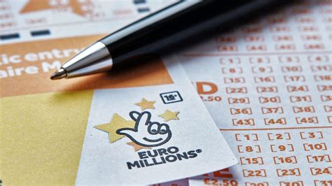 what's the odds of winning the euromillions|EuroMillions Prizes .